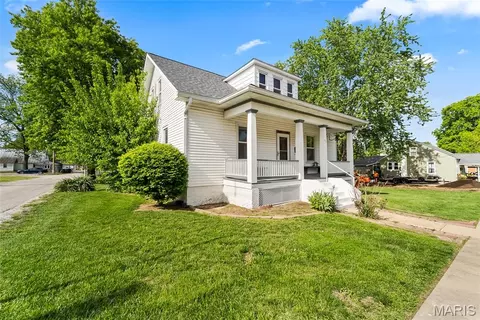 Exterior - 203 E Mill St, Waterloo, IL 62298 photo 3 of 10