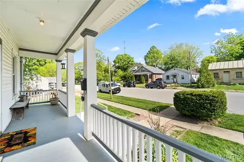 Exterior - 203 E Mill St, Waterloo, IL 62298 photo 9 of 10