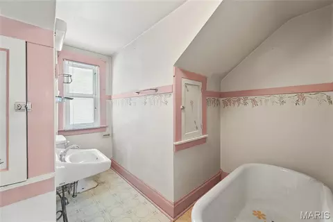 Bath - 203 E Mill St, Waterloo, IL 62298 photo 3 of 3