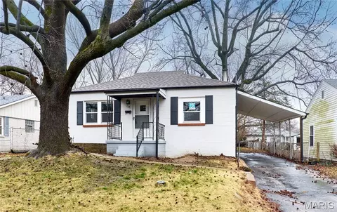 524 Ballman Ave, Saint Louis, MO 63135