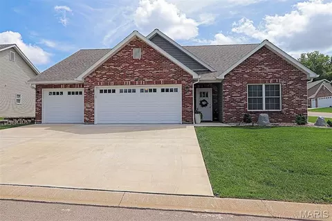 340 Cottonwood Ln, Farmington, MO 63640
