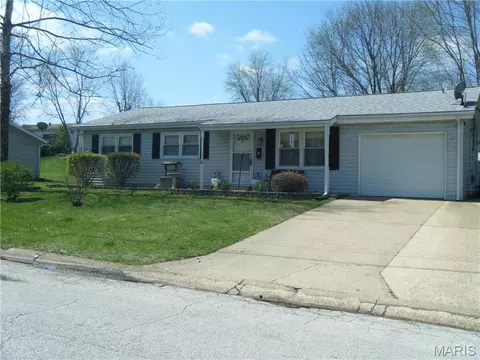 120 Highland Dr, Union, MO 63084