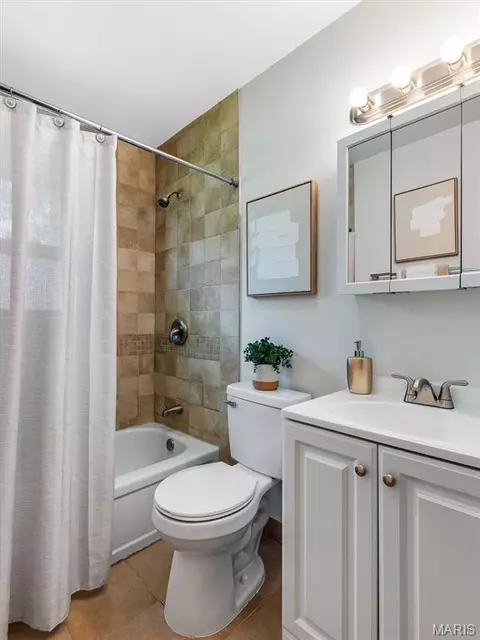 Bath - 1877 Forest Ln, Pacific, MO 63069 photo 1 of 1