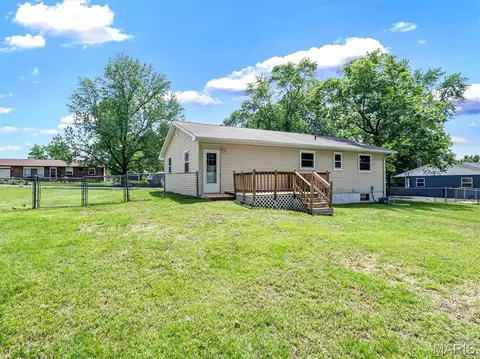 Exterior - 1877 Forest Ln, Pacific, MO 63069 photo 7 of 7
