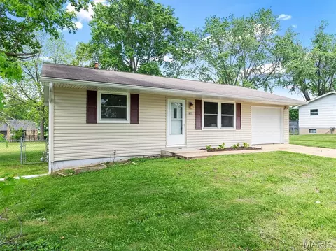 Exterior - 1877 Forest Ln, Pacific, MO 63069 photo 2 of 7