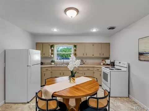 Kitchen - 1877 Forest Ln, Pacific, MO 63069 photo 1 of 1