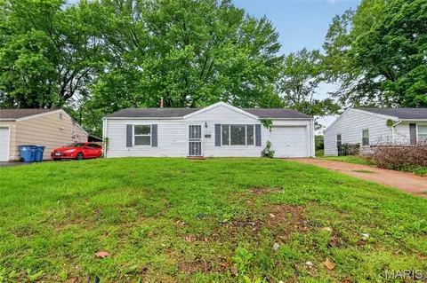 9827 Lorna Ln, Saint Louis, MO 63136