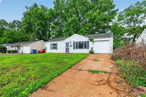 9827 Lorna Ln, Saint Louis, MO 63136