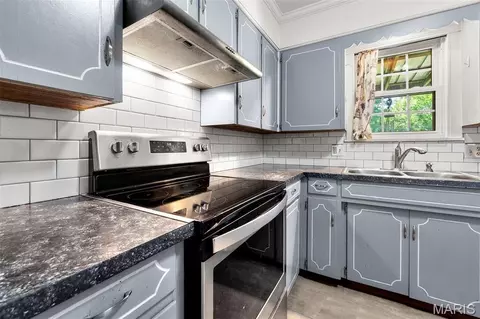Kitchen - 349 N West Ln, Jackson, MO 63755 photo 2 of 2