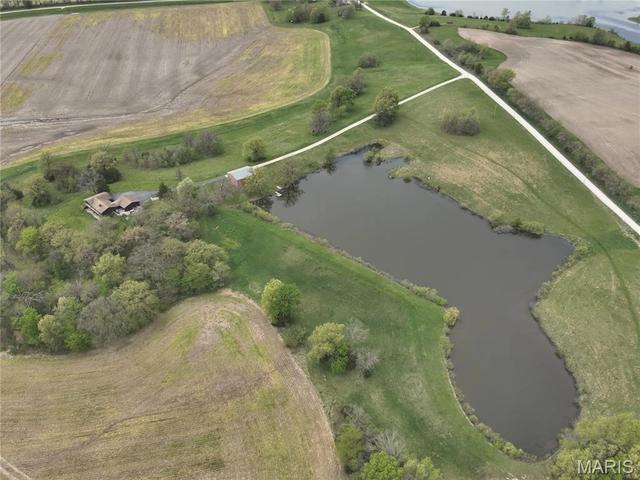 12053 212th St, La Belle, MO 63447