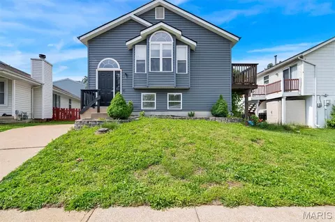 145 Glenbarr Ct, Valley Park, MO 63088