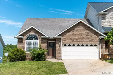 295 Carmel Valley Way, Saint Robert, MO 65584