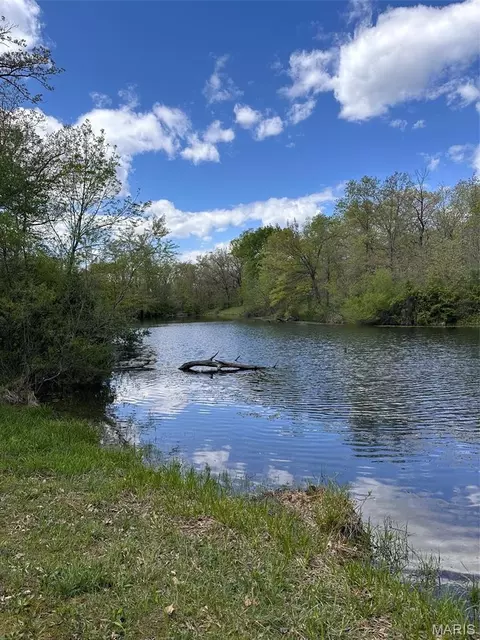 6939 Gushing Spgs, Edwardsville, IL 62025