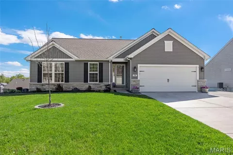 79 Stone Bridge Dr, Moscow Mills, MO 63362