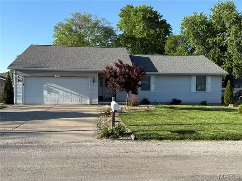 14 Conestoga Dr, Auburn, IL 62615