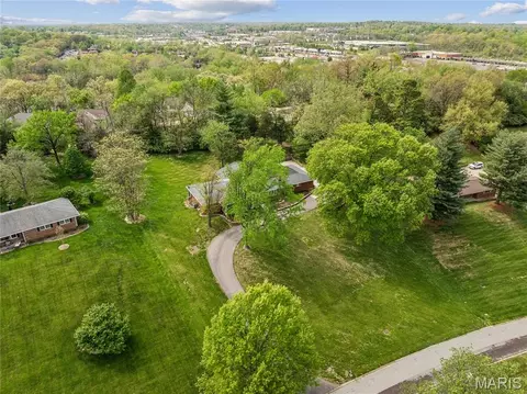 View/Area - 9 Lochhaven Ln, Ballwin, MO 63021 photo 10 of 11