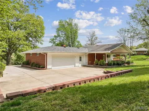 Exterior - 9 Lochhaven Ln, Ballwin, MO 63021 photo 15 of 18