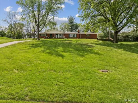 Exterior - 9 Lochhaven Ln, Ballwin, MO 63021 photo 14 of 18
