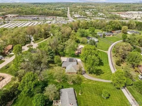 View/Area - 9 Lochhaven Ln, Ballwin, MO 63021 photo 6 of 11
