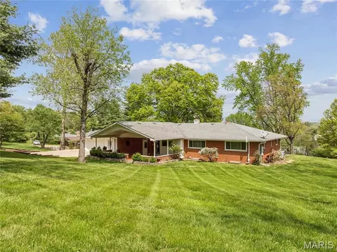 Exterior - 9 Lochhaven Ln, Ballwin, MO 63021 photo 6 of 18