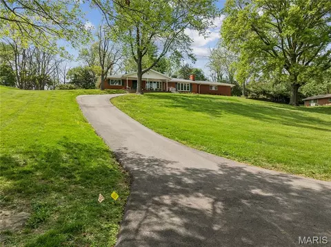 Exterior - 9 Lochhaven Ln, Ballwin, MO 63021 photo 12 of 18