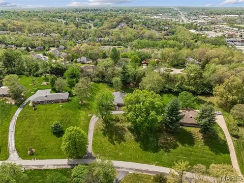 View/Area - 9 Lochhaven Ln, Ballwin, MO 63021 photo 5 of 11