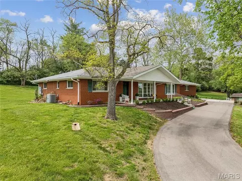 Exterior - 9 Lochhaven Ln, Ballwin, MO 63021 photo 11 of 18