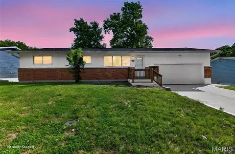 2640 Diane Dr, Arnold, MO 63010