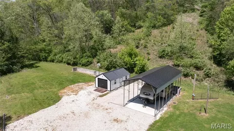 1060 Godar Hollow Rd, Hardin, IL 62047