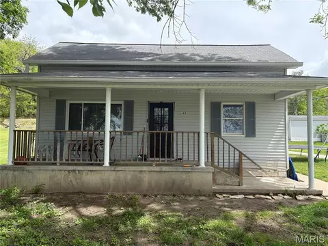 183 S Washington Rd, Hamburg, IL 62045