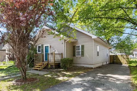 718 Condit St, Wood River, IL 62095