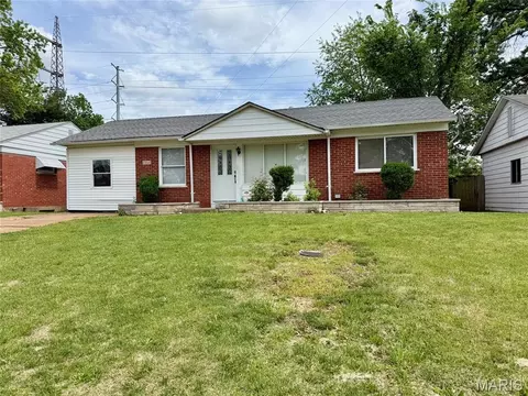 7916 Birkenhead Dr, Marlborough, MO 63123
