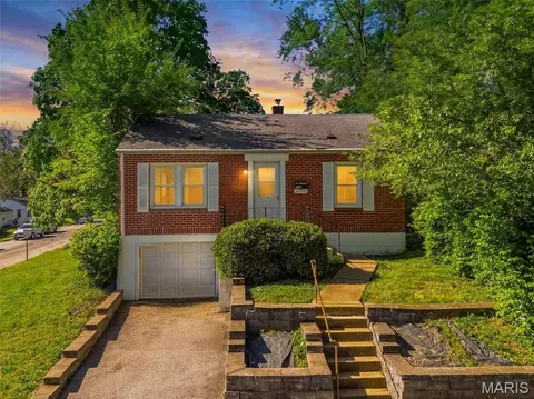10330 Oak Ave, Saint Louis, MO 63114
