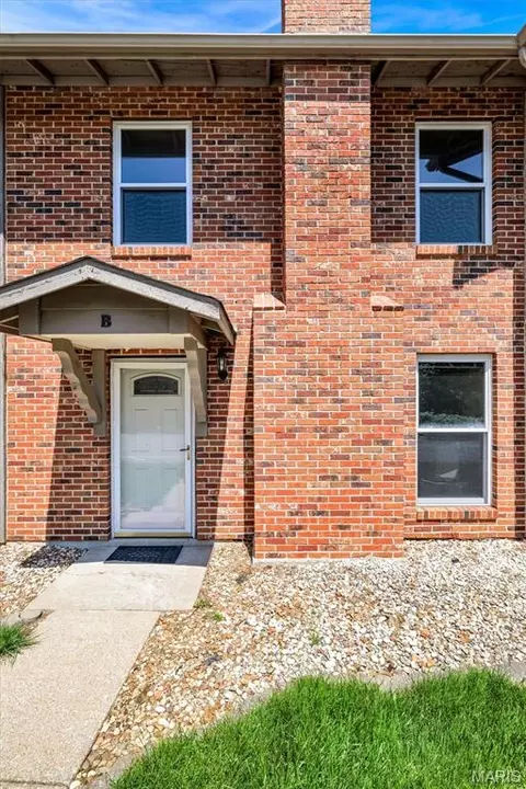 21 Park Charles Blvd S #B, Saint Peters, MO 63376