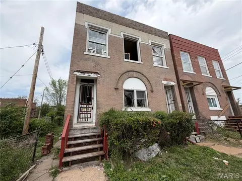 4923 Suburban Trak, Saint Louis, MO 63108