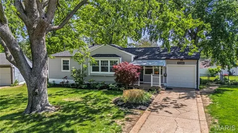 9200 Hallock Dr, Saint Louis, MO 63123