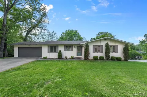 1107 S Shawnee Blvd, Jackson, MO 63755