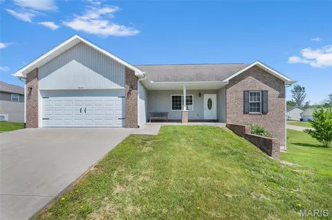 630 Oak Meadow Dr, Jackson, MO 63755