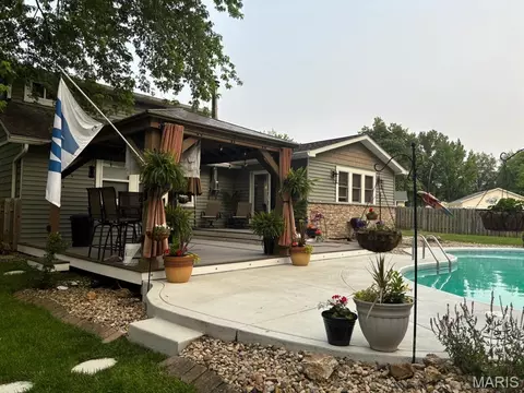 511 Coventry Rd, Troy, IL 62294