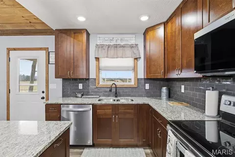 Kitchen - 183 M- Sunshine Ave, Cabool, MO 65689 photo 2 of 3
