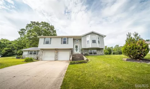 131 Fairburn Dr, Rolla, MO 65401