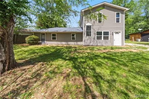 1303 E Grand Ave, Cuba, MO 65453