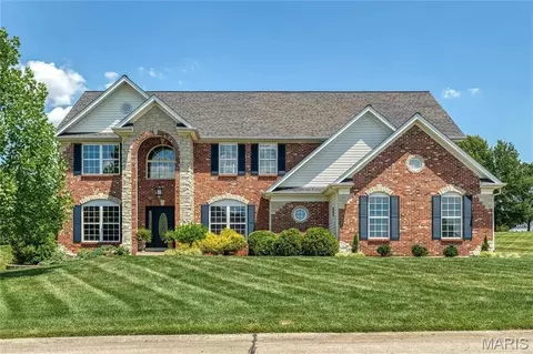 371 Galahad Ct, Weldon Spring, MO 63304