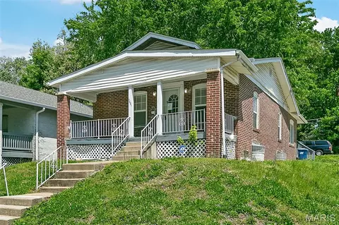 7001 Edison Ave, Saint Louis, MO 63121
