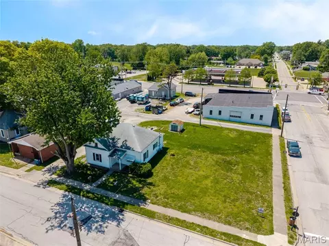 105 N Donk Ave, Maryville, IL 62062