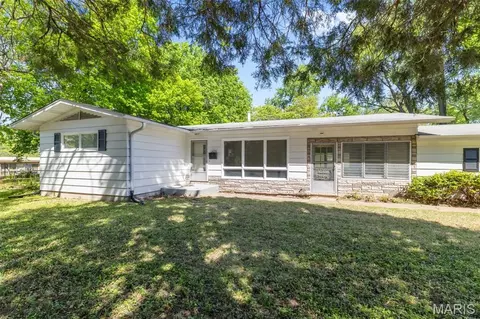 425 Powell Ave, Saint Louis, MO 63135