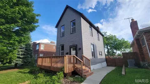 3712 Phillips Pl, Saint Louis, MO 63116