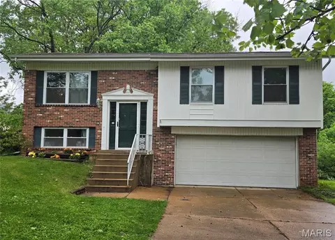 309 Wembley Ln, Manchester, MO 63021