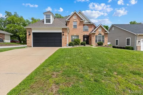 21 W Waymire Ave, Saint Louis, MO 63119