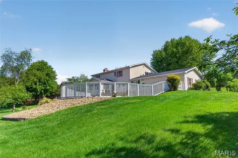 Exterior - 1401 Wedgewood Dr, Jackson, MO 63755 photo 6 of 22